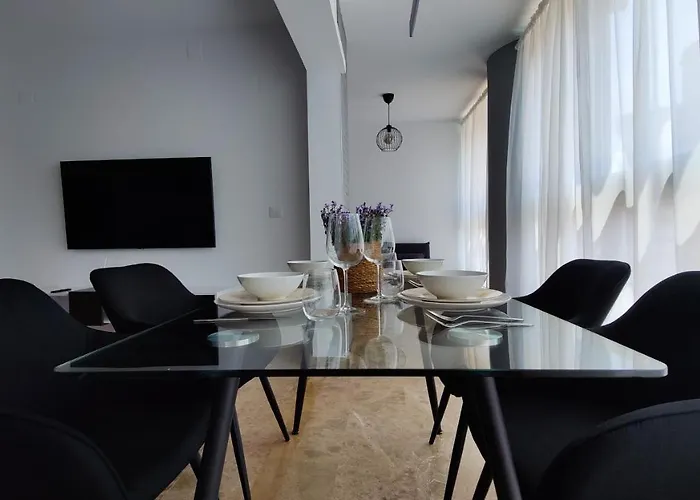 Dos Calas Sunny Apartment